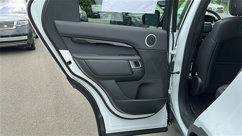 new 2025 Land Rover Discovery car, priced at $65,985