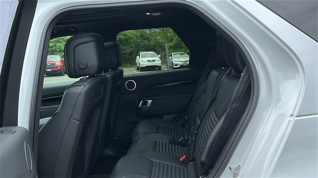 new 2025 Land Rover Discovery car, priced at $65,985