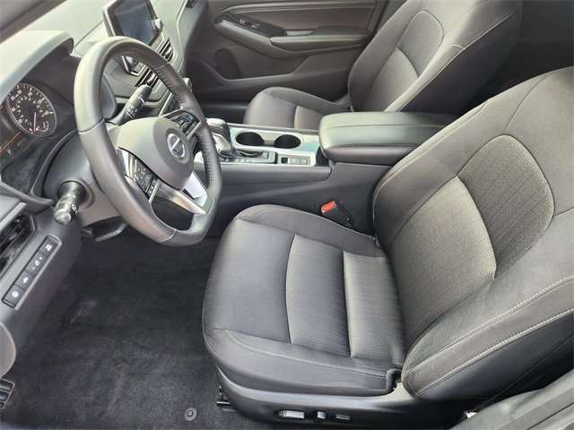 2022 Nissan Altima 2.5 SV photo 8