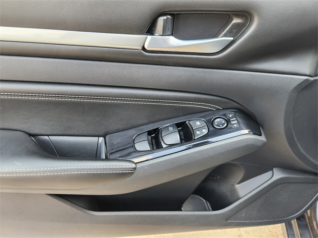 2022 Nissan Altima 2.5 SV photo 17