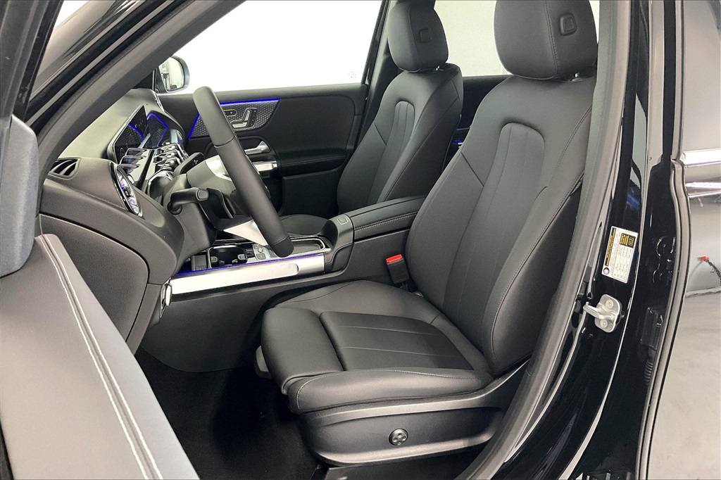 2025 Mercedes Benz GLB 250 photo 9
