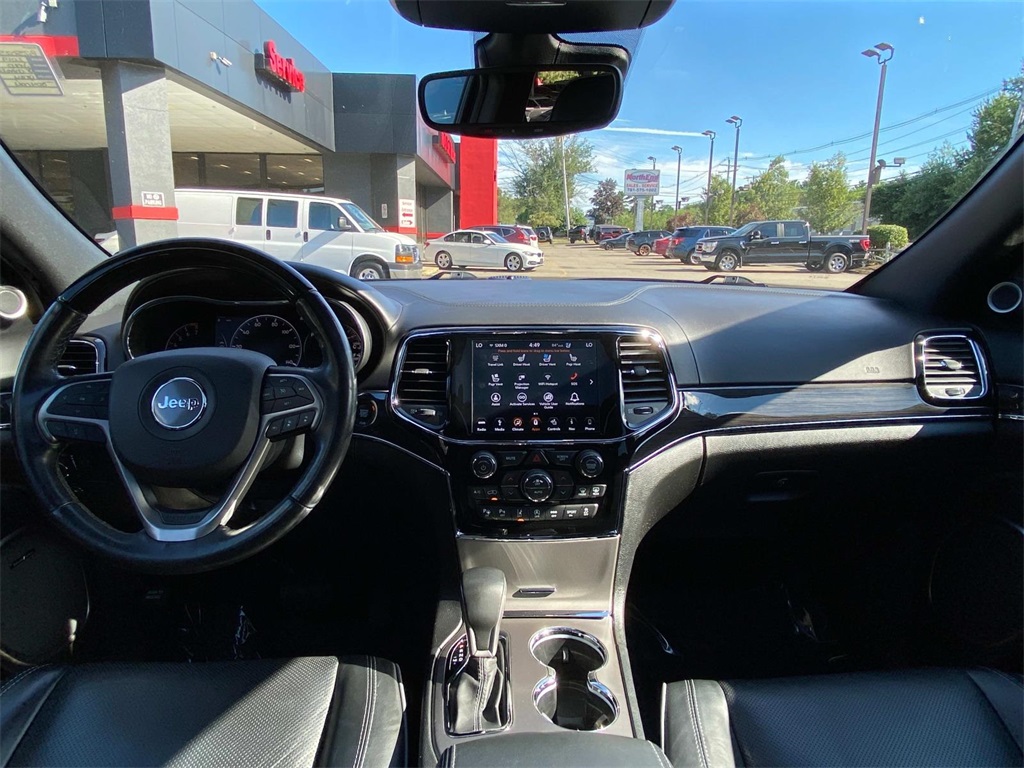 2019 Granite Crystal Metallic Clearcoat Jeep Grand Cherokee Overland 4X4 SUV