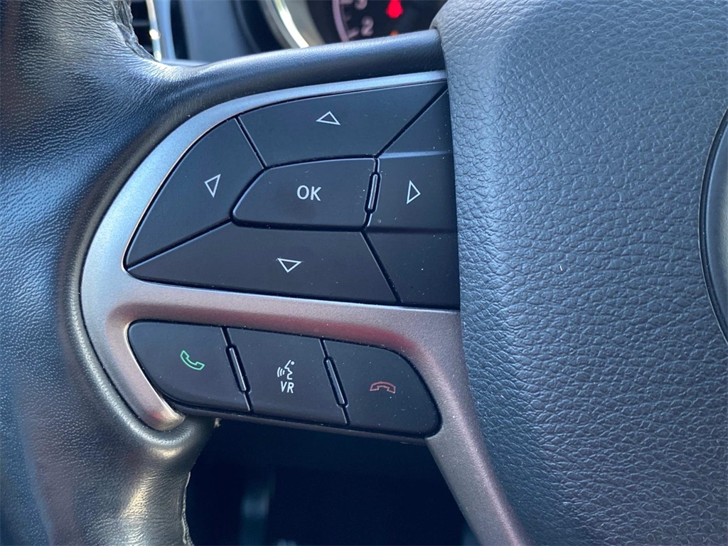 2019 Granite Crystal Metallic Clearcoat Jeep Grand Cherokee Overland 4X4 SUV