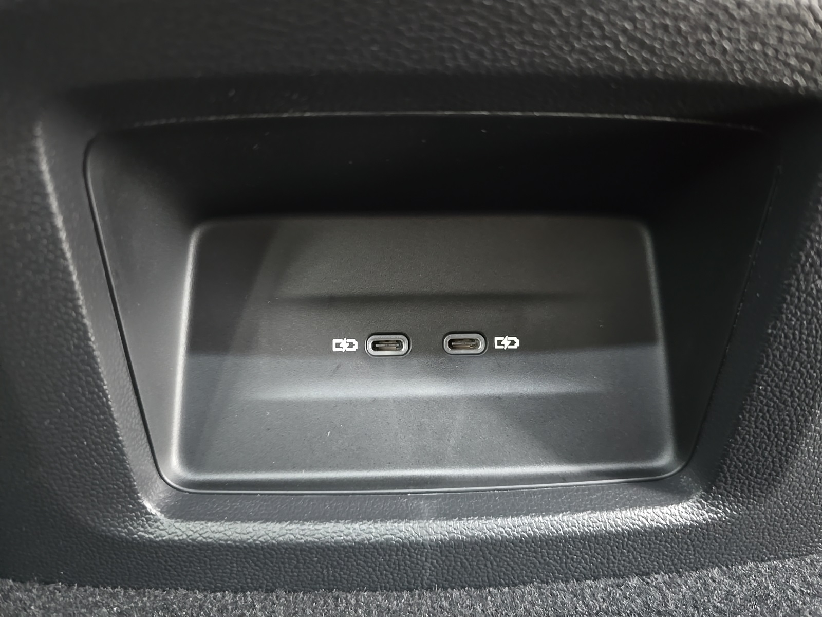 new 2026 Volkswagen Atlas Cross Sport car, priced at $38,723