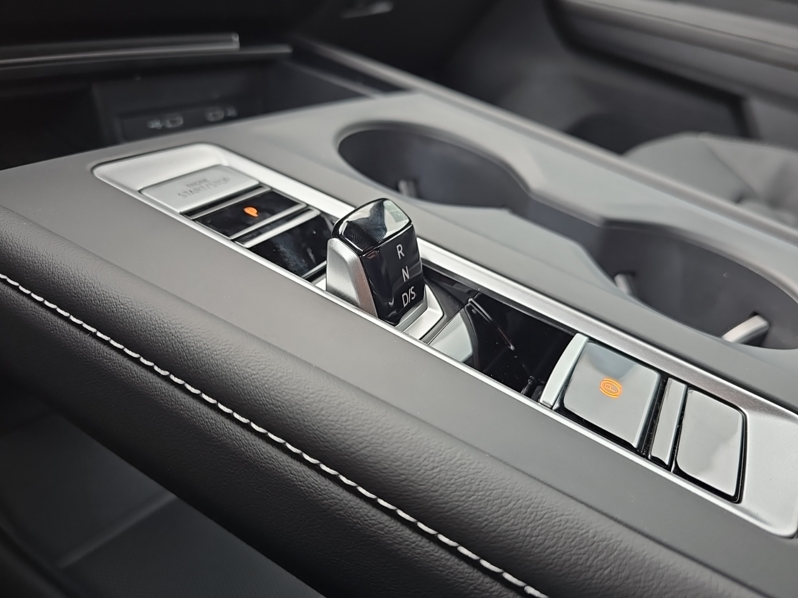 new 2026 Volkswagen Atlas Cross Sport car, priced at $38,723