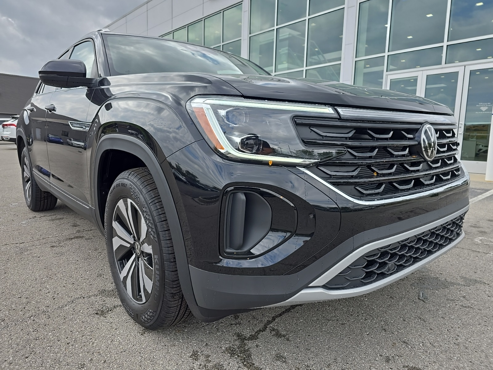 new 2026 Volkswagen Atlas Cross Sport car, priced at $38,723