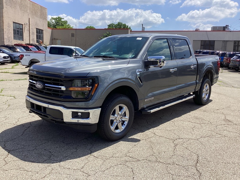 2025 Ford F-150 XLT photo 2