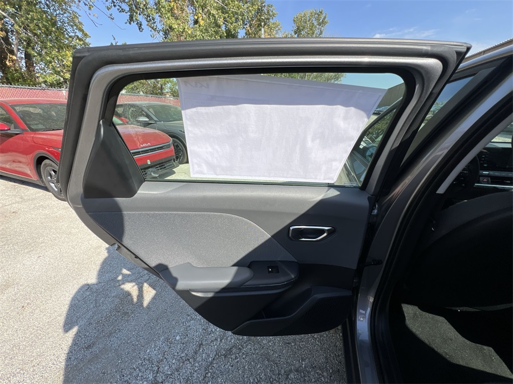 2025 Kia K4 EX photo 25