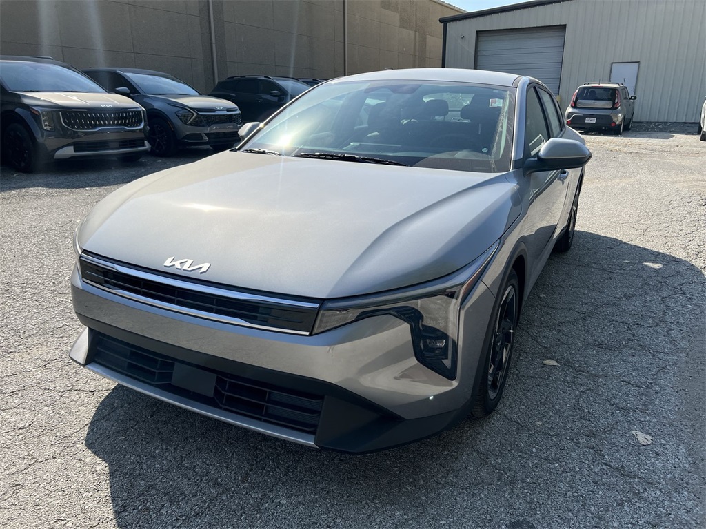 2025 Kia K4 EX photo 3