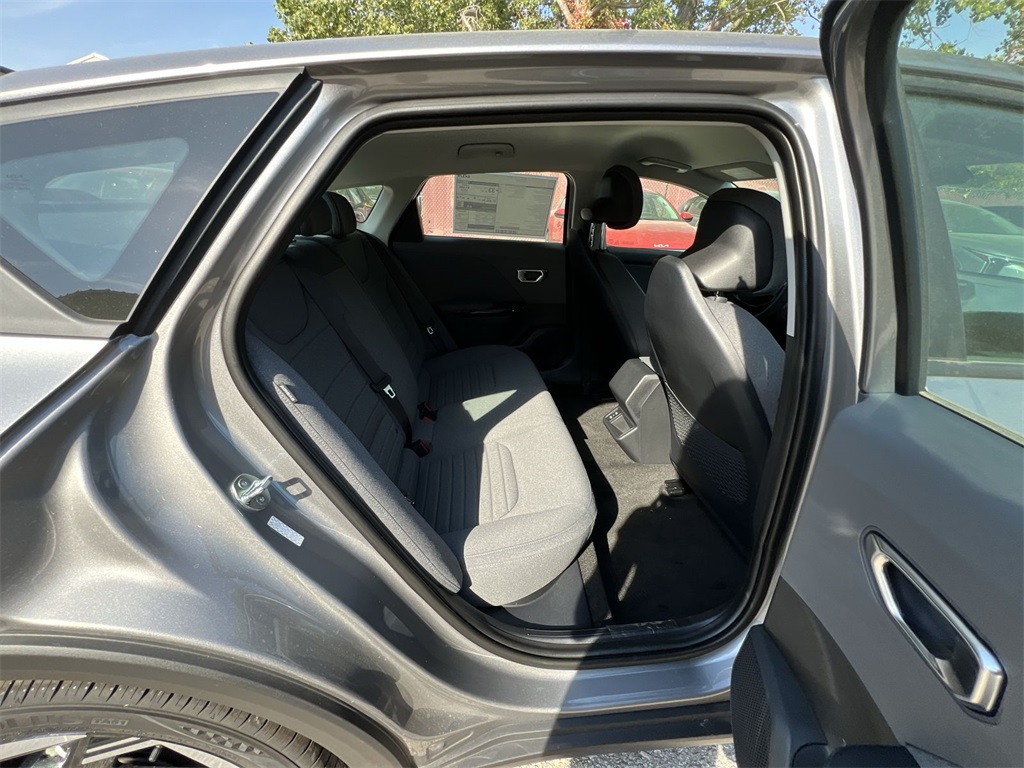 2025 Kia K4 EX photo 30