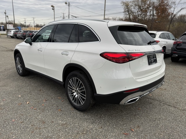 2026 Mercedes Benz GLC 300 4MATIC photo 2