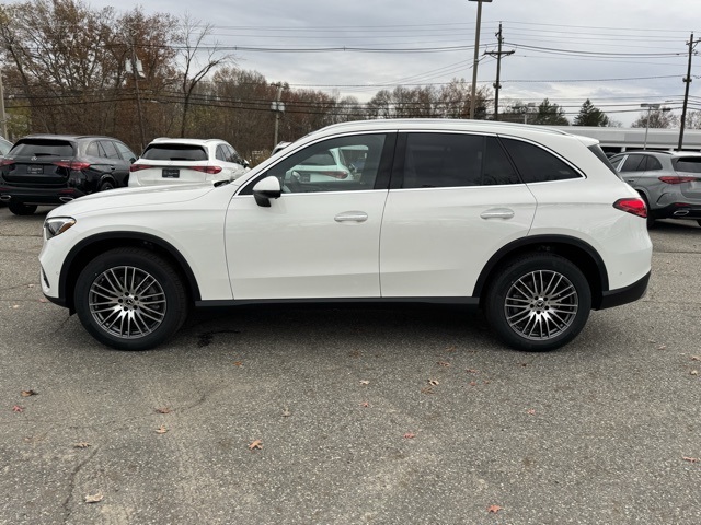 2026 Mercedes Benz GLC 300 4MATIC photo 3