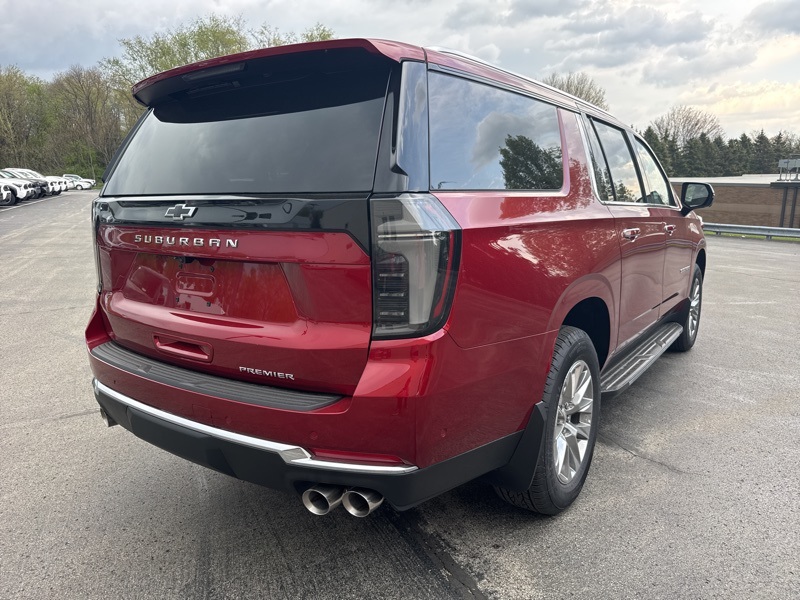 2025 Chevrolet Suburban Premier photo 2