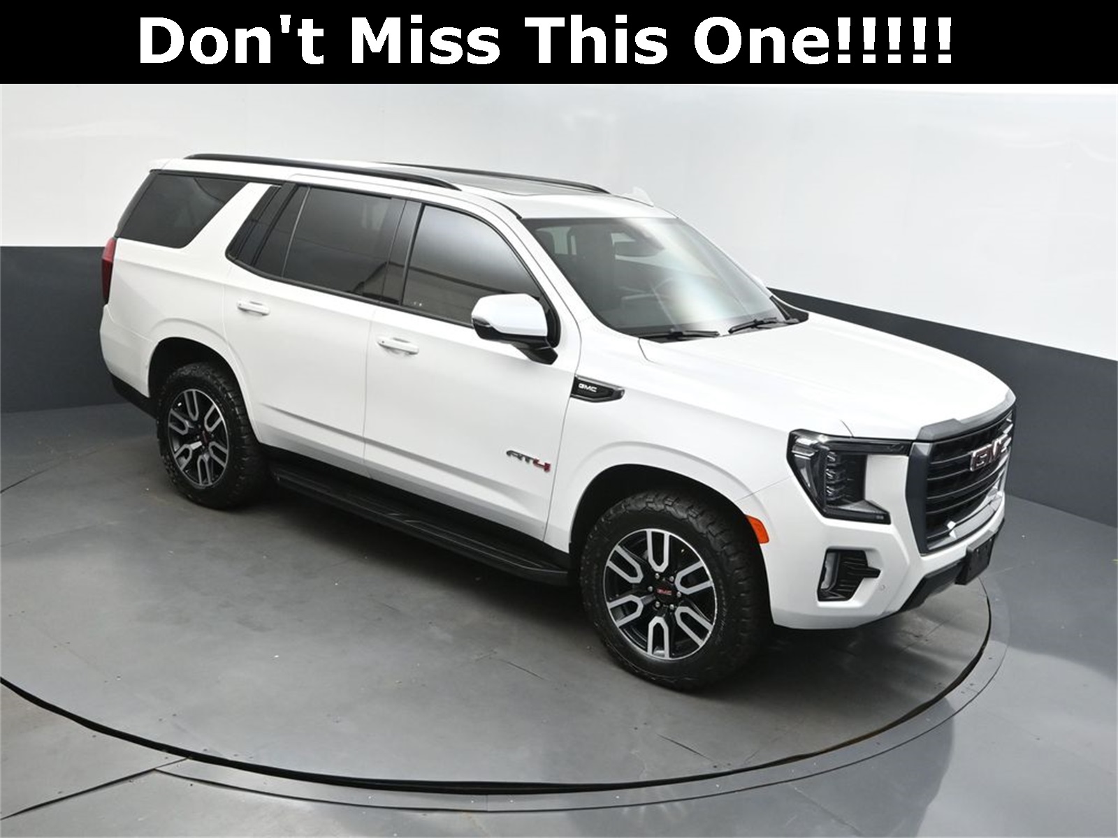 2022 White Frost Tricoat GMC Yukon AT4 SUV