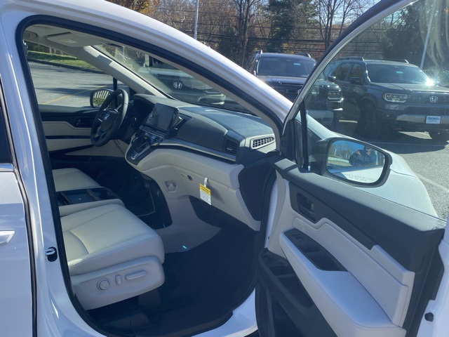 new 2026 Honda Odyssey car, priced at $43,073