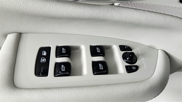 new 2026 Volvo XC90 car, priced at $75,155