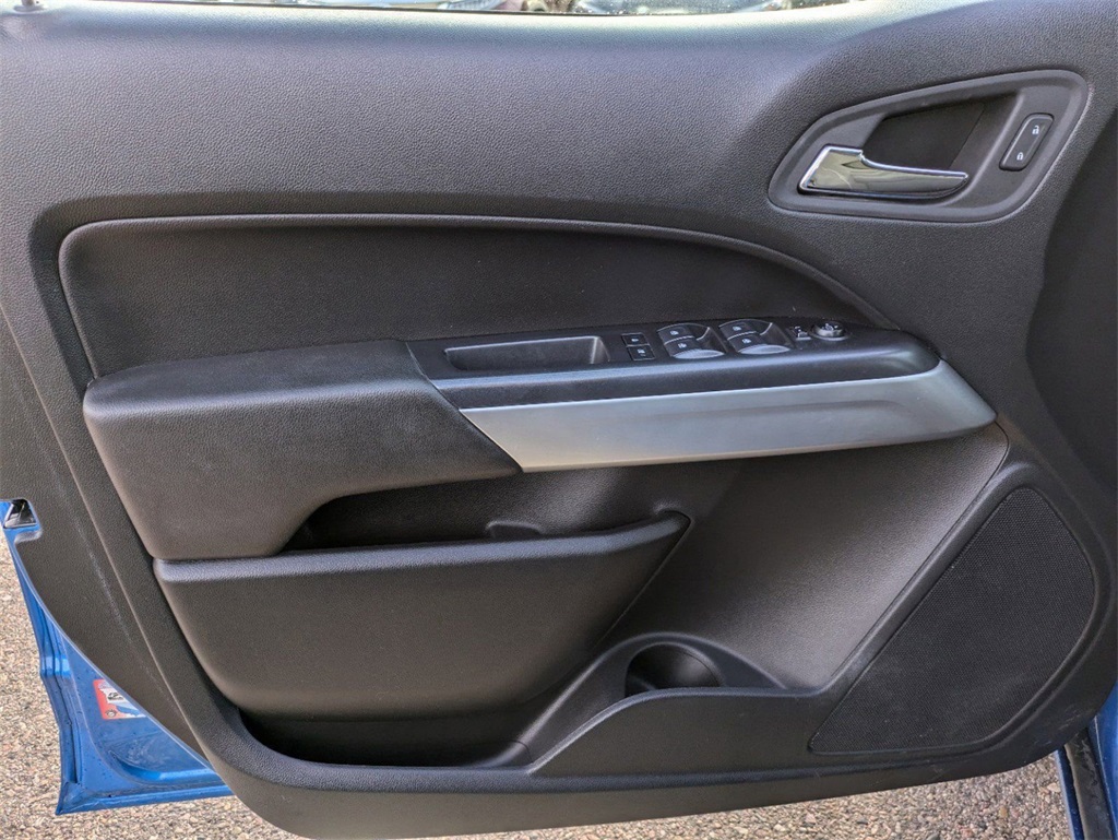 2022 Chevrolet Colorado LT photo 9