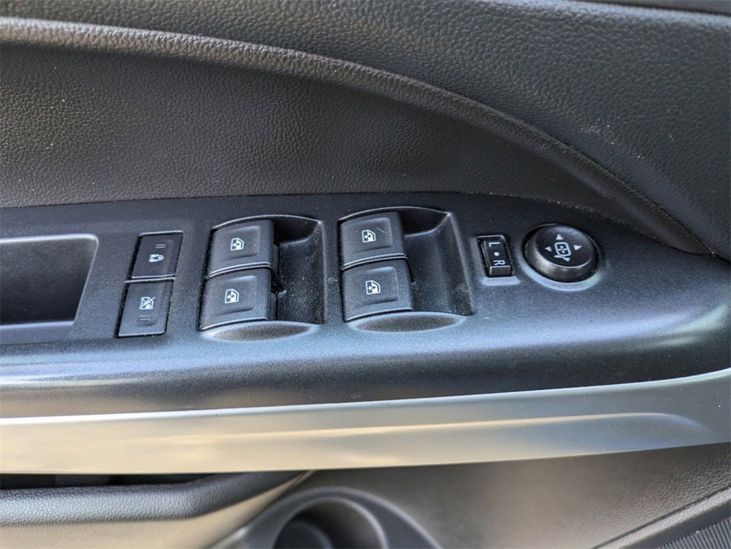 2022 Chevrolet Colorado LT photo 10