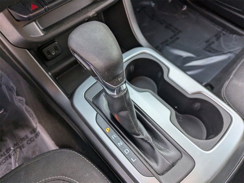 2022 Chevrolet Colorado LT photo 16