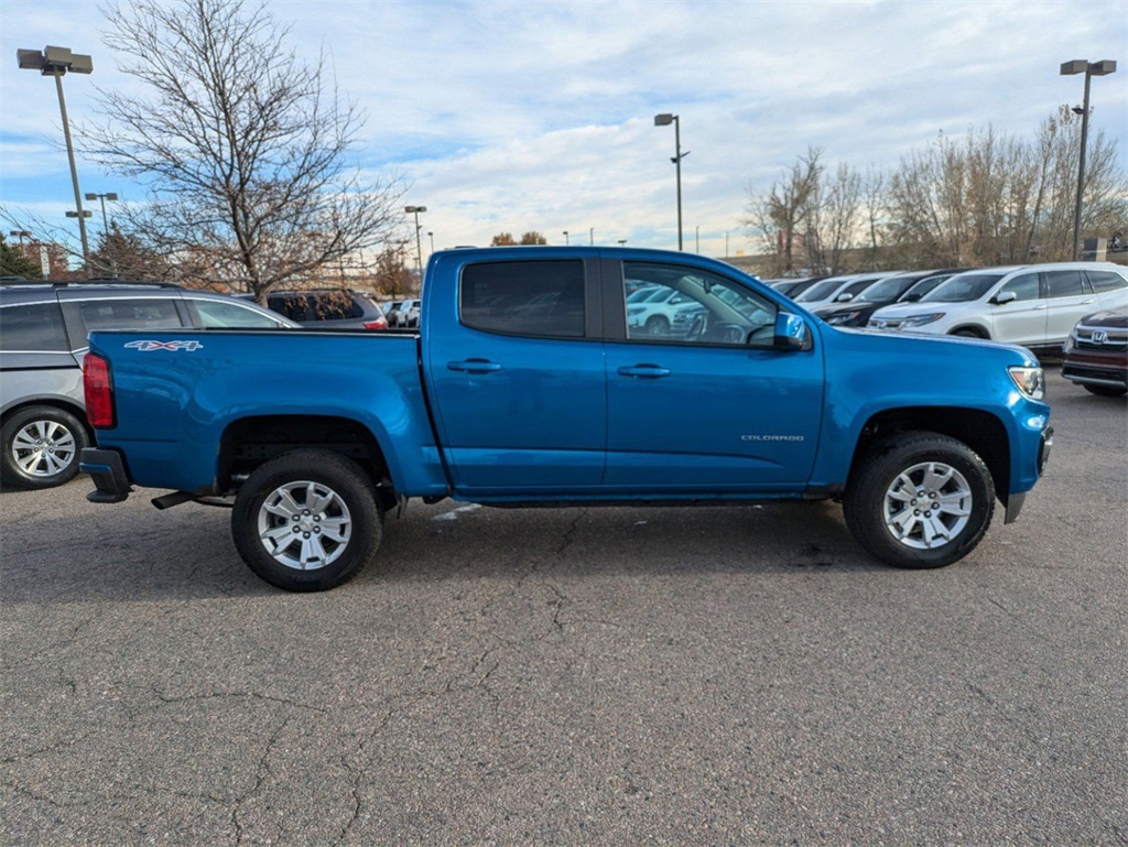 2022 Chevrolet Colorado LT photo 2