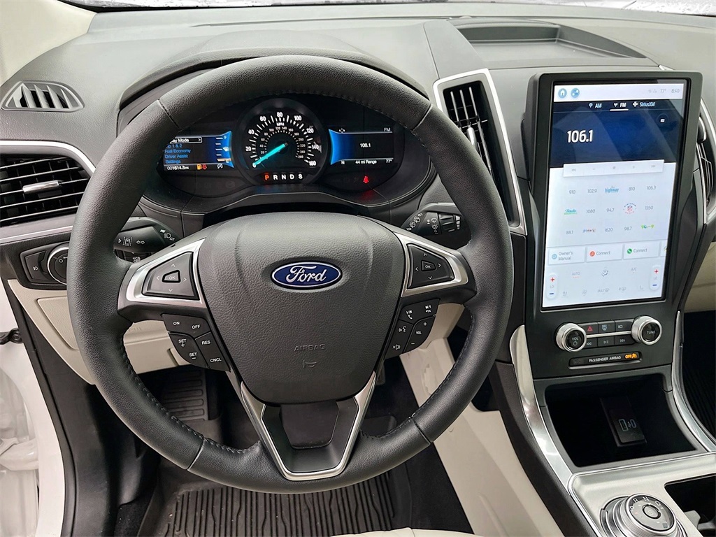 2024 Ford Edge Titanium photo 11