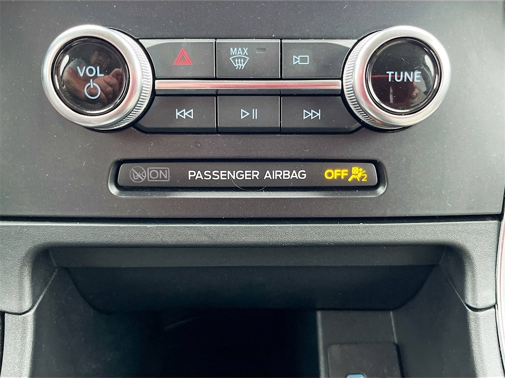 2024 Ford Edge Titanium photo 16