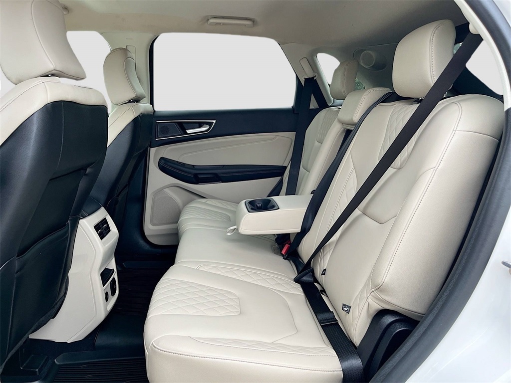 2024 Ford Edge Titanium photo 23