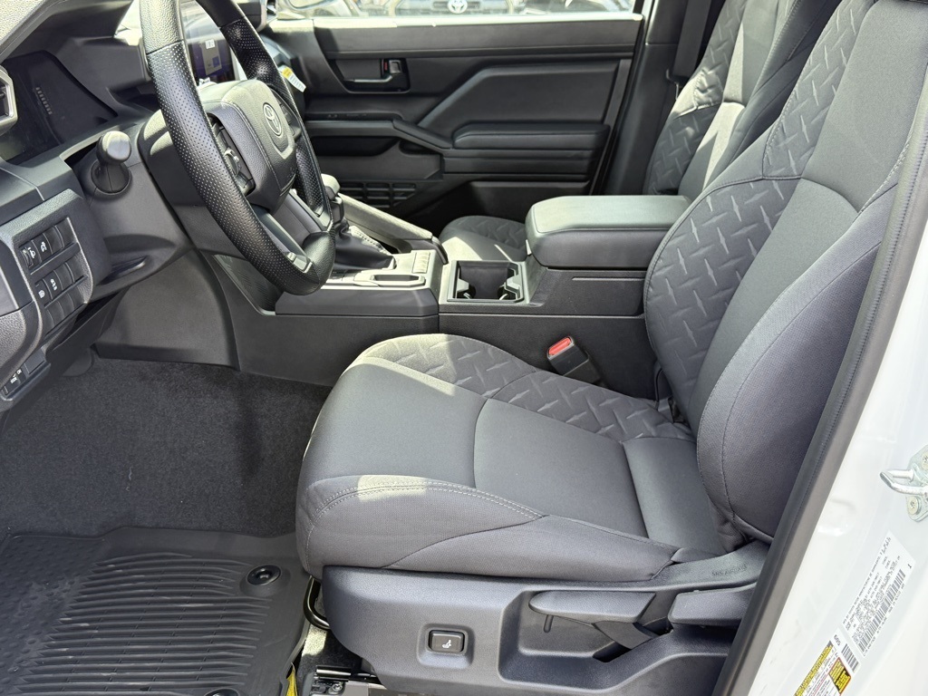 2025 Toyota Tacoma SR XtraCab photo 17