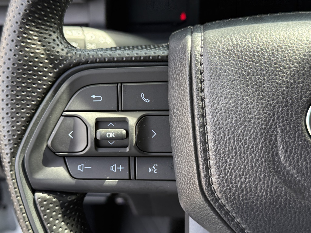 2025 Toyota Tacoma SR XtraCab photo 21