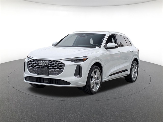 new 2025 Audi Q5 car, priced at $64,340