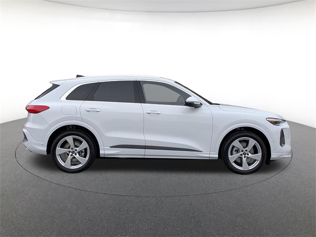 new 2025 Audi Q5 car, priced at $64,340