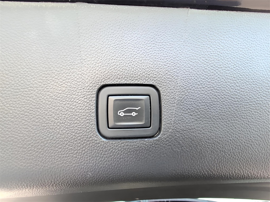 2020 Chevrolet Traverse 1LT photo 8