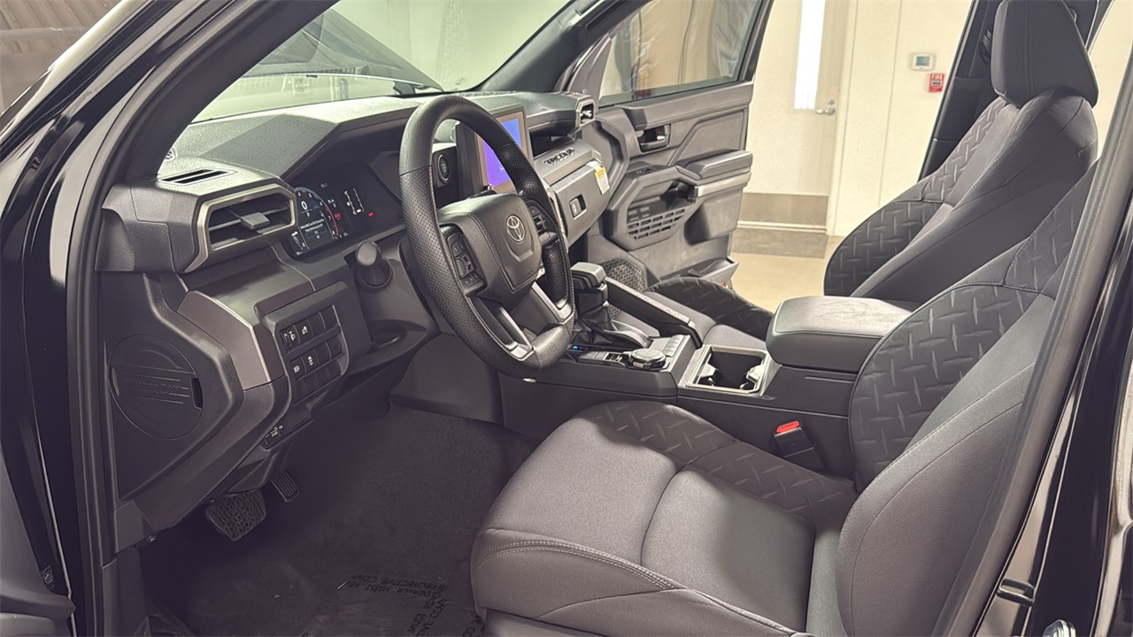 2025 Toyota Tacoma SR5 Double Cab photo 12