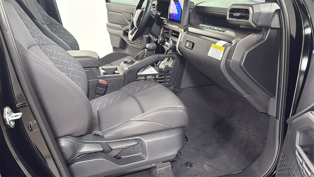 2025 Toyota Tacoma SR5 Double Cab photo 18