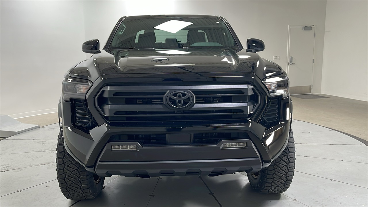 2025 Toyota Tacoma SR5 Double Cab photo 2