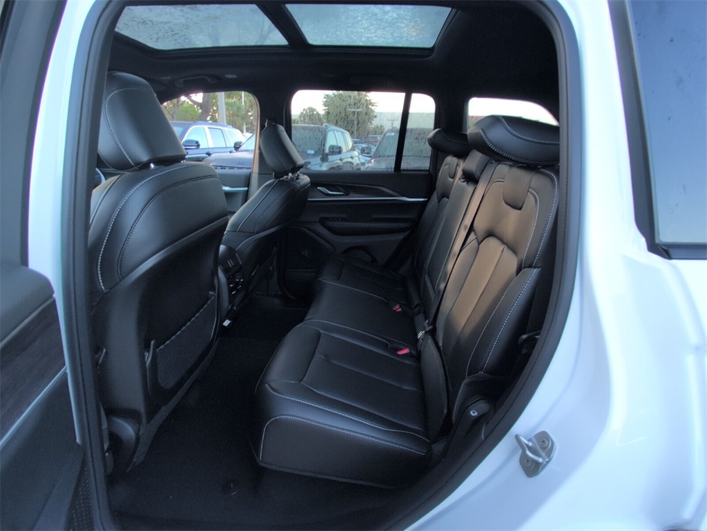 new 2025 Jeep Grand Cherokee car, priced at $38,665