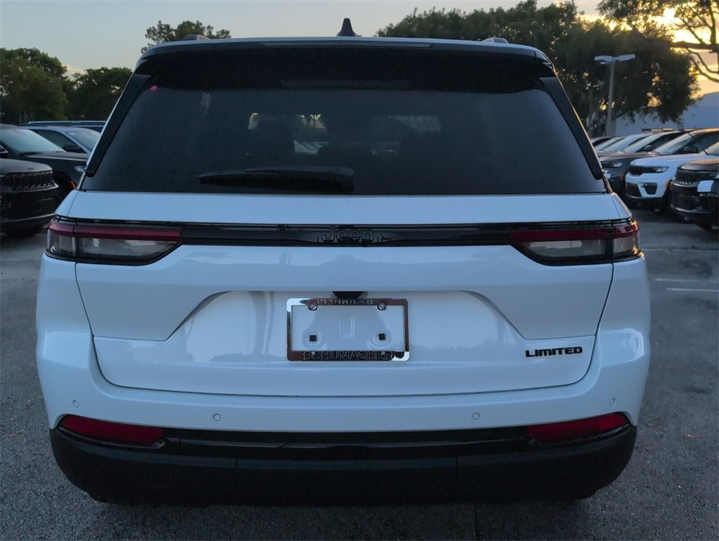 new 2025 Jeep Grand Cherokee car, priced at $38,665