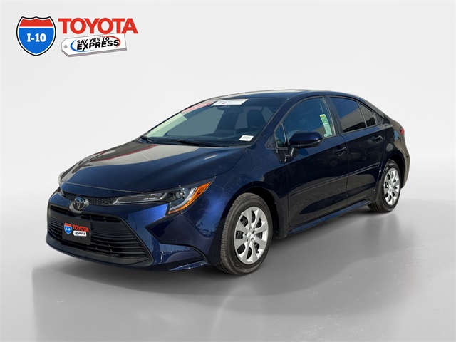 2025 Toyota Corolla LE's photo