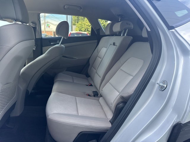 2016 Hyundai Tucson SE photo 3