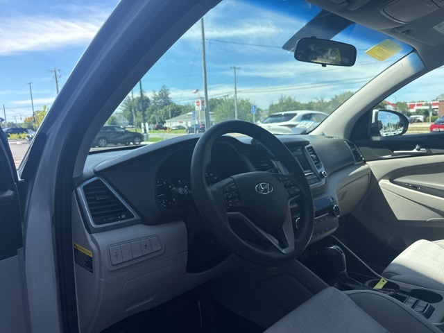 2016 Hyundai Tucson SE photo 2