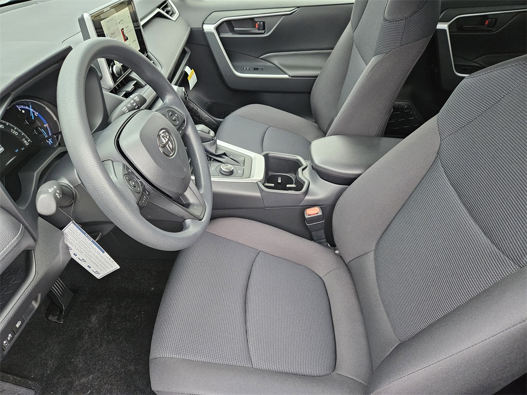 2025 Toyota RAV4 Hybrid LE photo 2