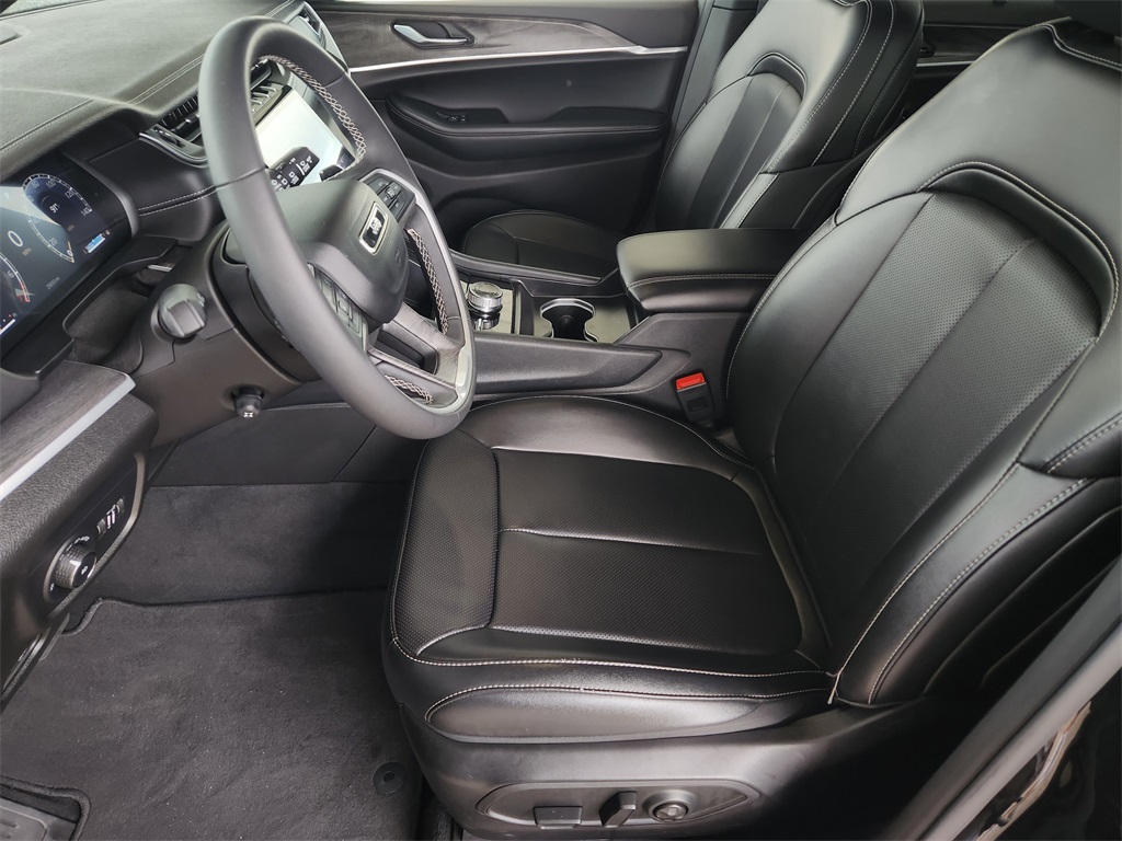 2024 Jeep Grand Cherokee Limited photo 12