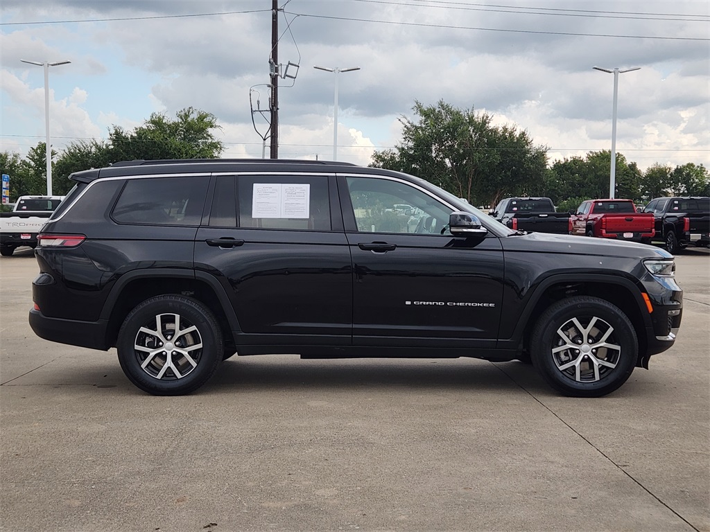 2024 Jeep Grand Cherokee Limited photo 3