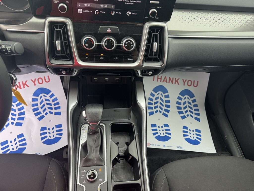 2022 Kia Sorento LX:16914T