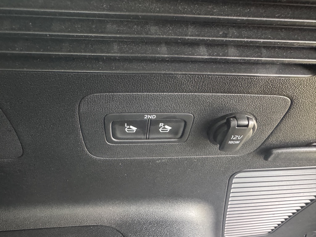 2022 Kia Sorento LX:16914T