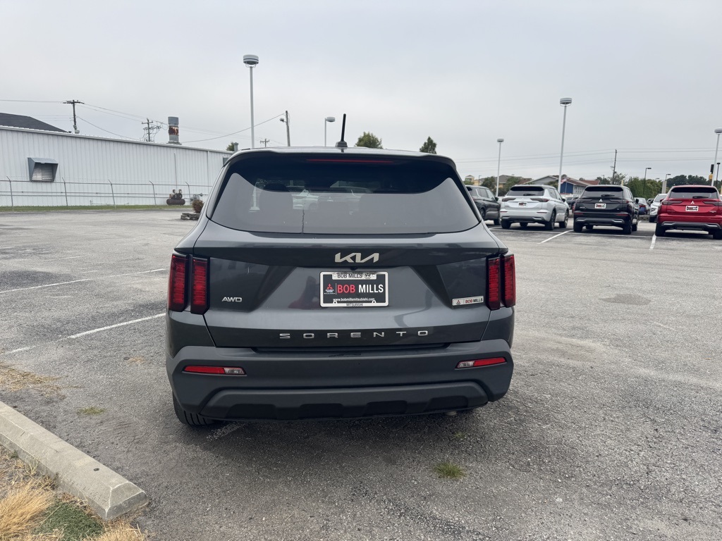 2022 Kia Sorento LX:16914T