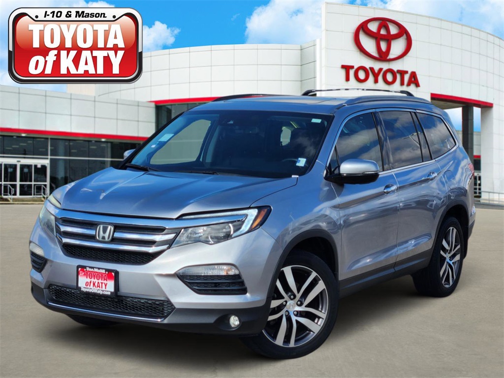 2017 Honda Pilot Elite's photo