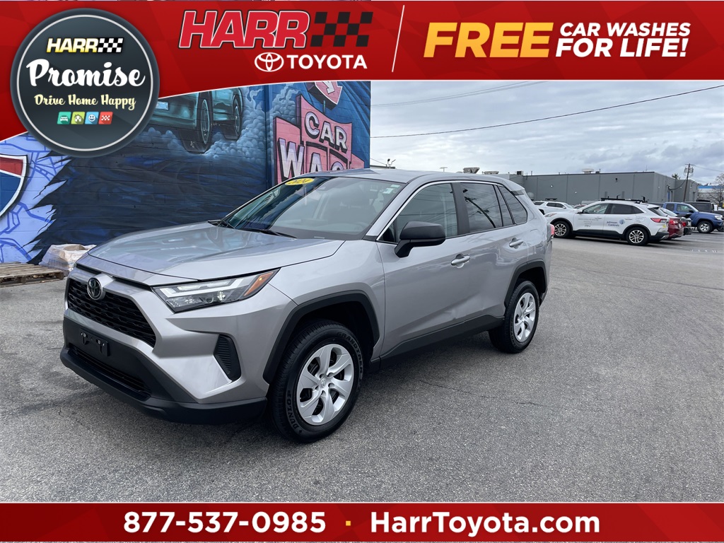 2024 Toyota RAV4 LE's photo