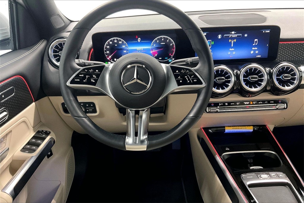 2025 Mercedes Benz GLB 250 photo 4