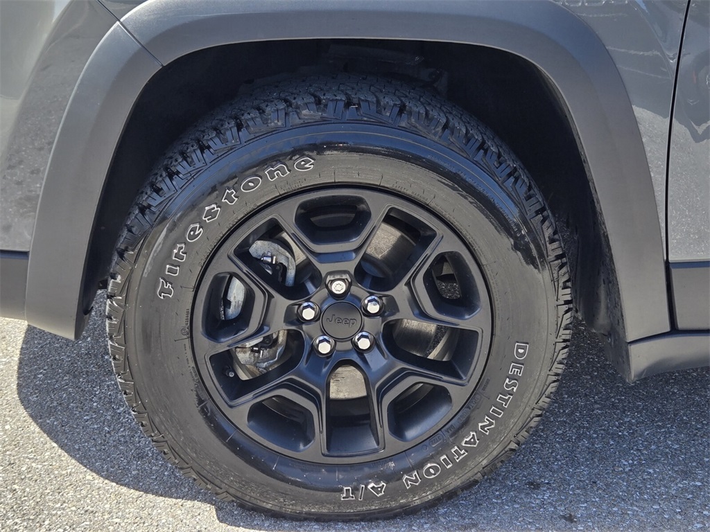 used 2022 Jeep Cherokee car, priced at $21,998